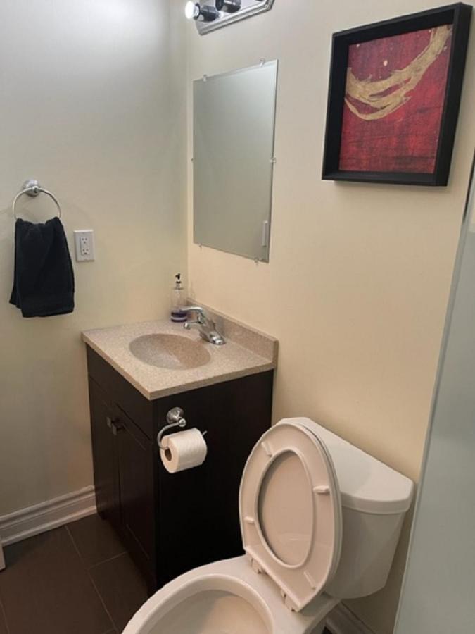 Cozy & Spacious Suite With Private Bathroom Near Toronto Airport ! Mississauga Exterior photo